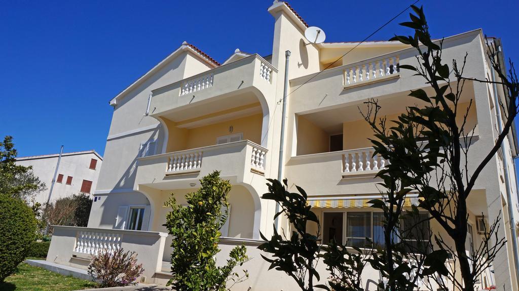 Apartments Sandra Sukošan Eksteriør billede